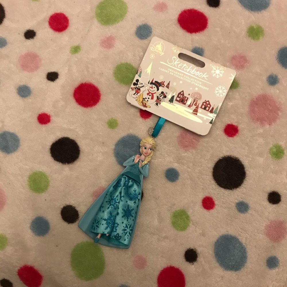 ❄️Disney Frozen Queen Elsa Damaged Ornament❄️